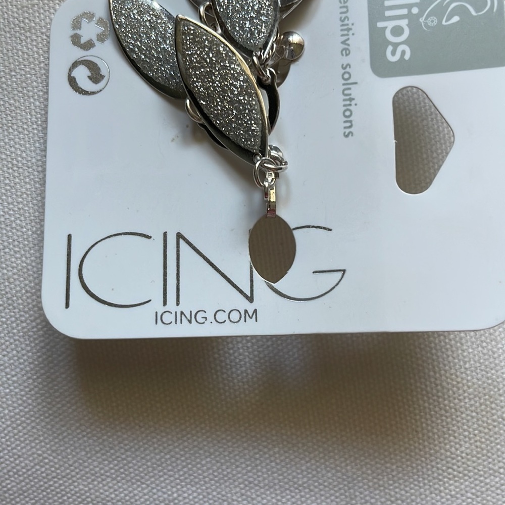 NWT Icing Silver Sparkling Chandelier Clip On Earrings - Picture 3 of 4